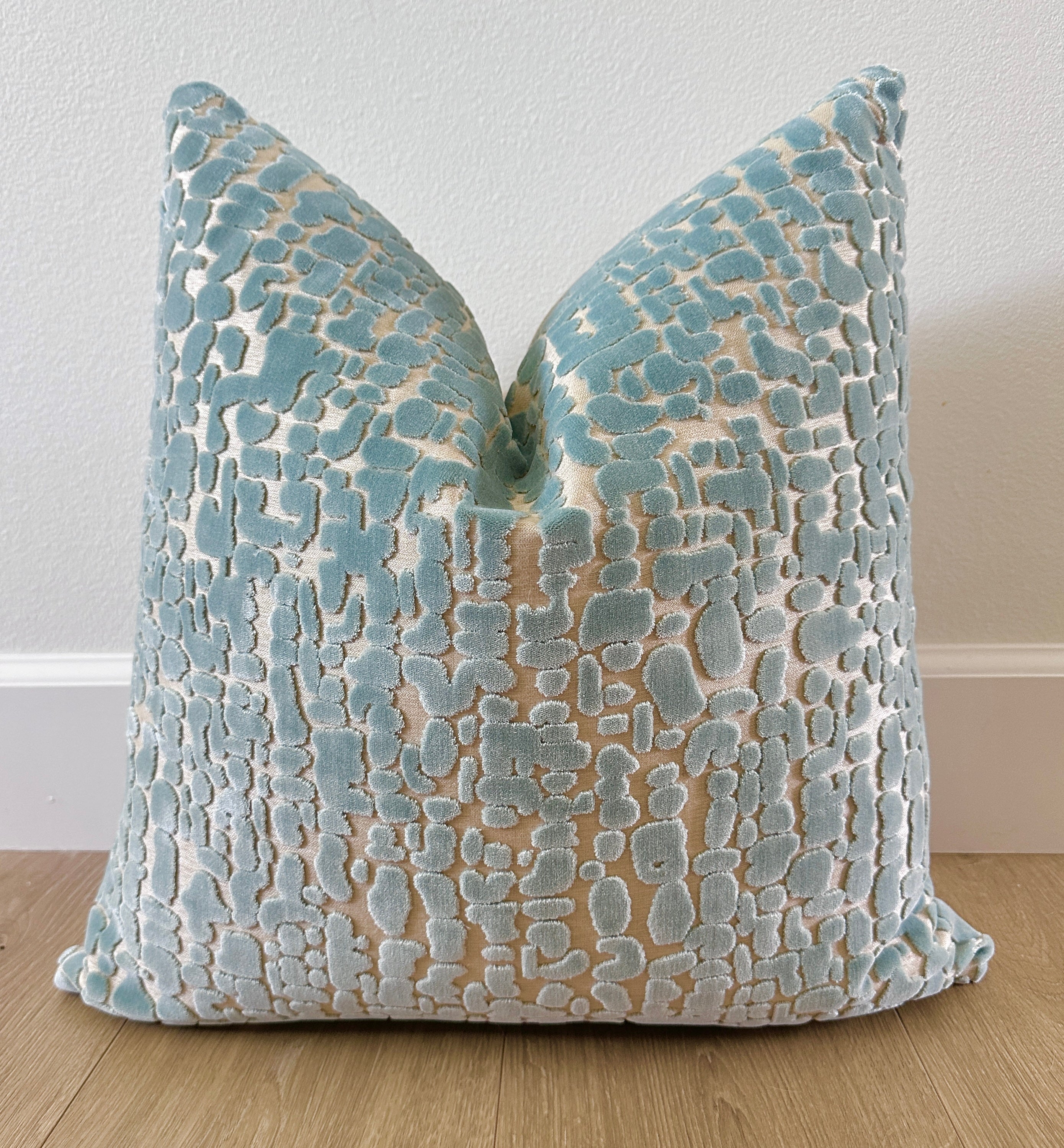 Pebble Beach Pillow Cover