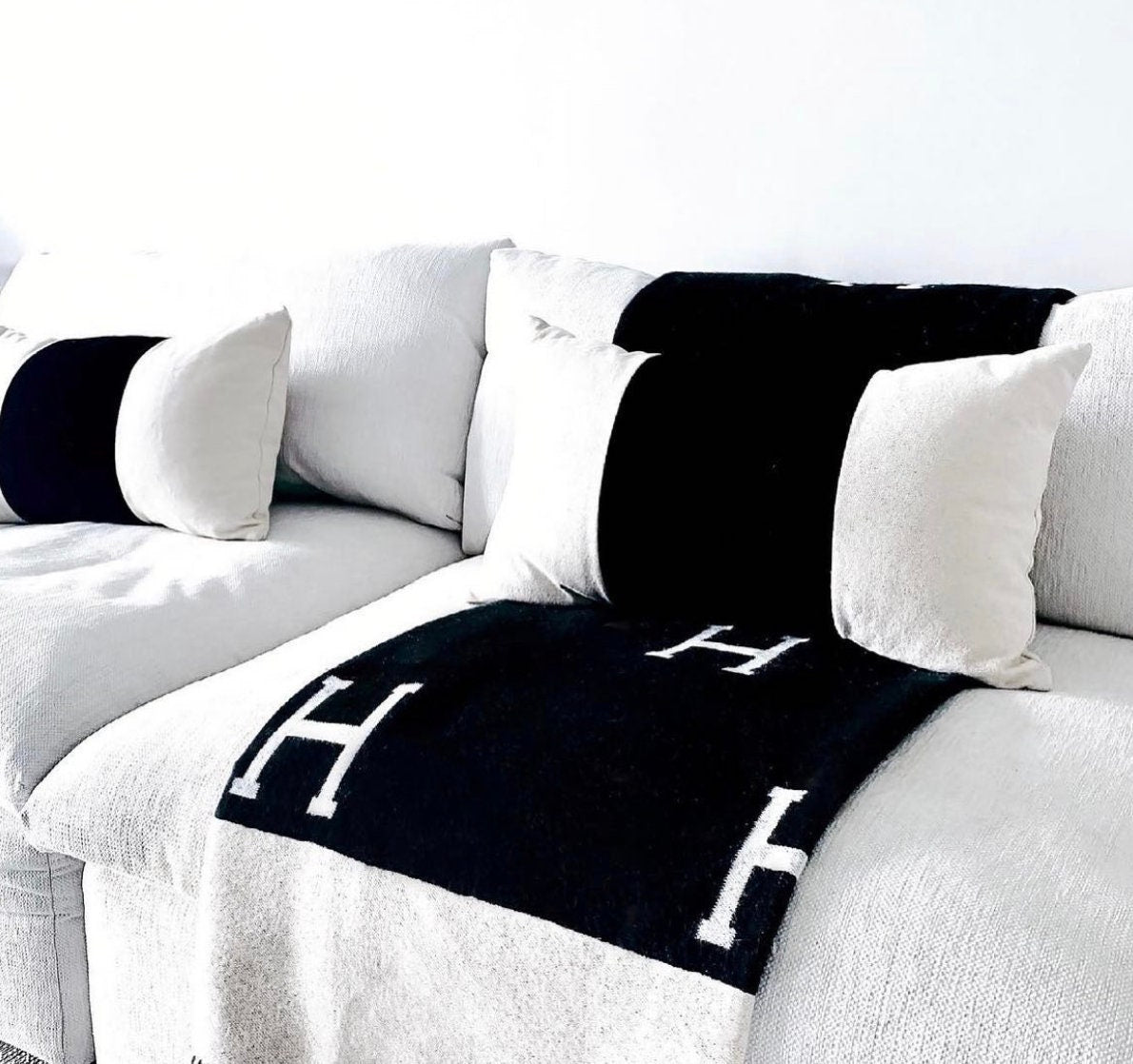 Mezzo Pillow Cover - Black