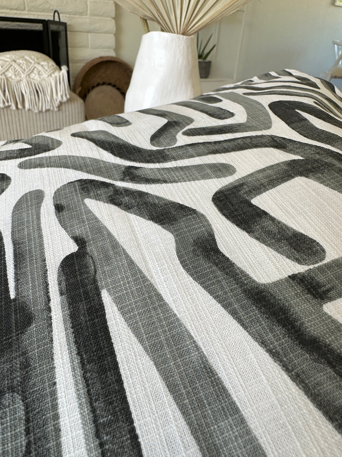 Labyrinth Pillow Cover - Black